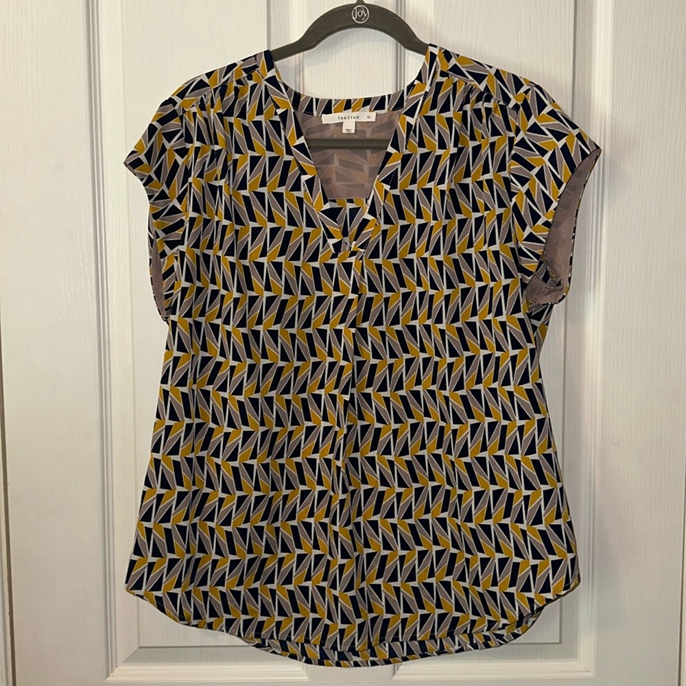 Fun 2 fun blouse sz xl